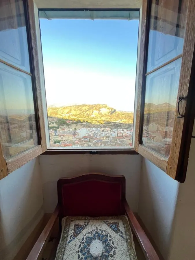 Ventana con vistas a la sierra